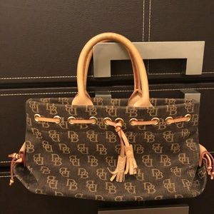 Dooney and Bourke Printed Fabric Purse, like new!